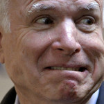 McCain zuří: Vojenská rozvědka Pentagonu je proti vyzbrojování Ukrajiny